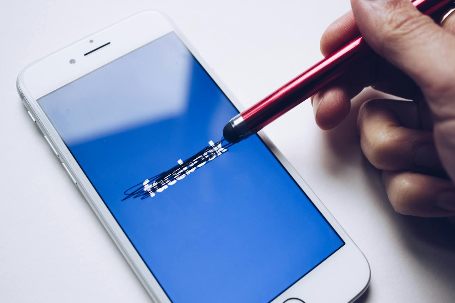 Read more about the article ❌ Nu, nu mai sunt „pe Facebook” – deși pare că sunt